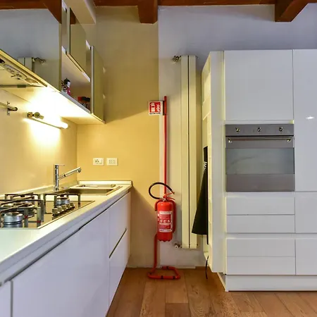 4bnb - Charming San Lorenzo Flat רומא